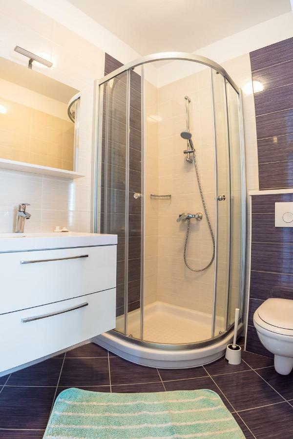 Apartmani Fides Lumbarda Ruang foto